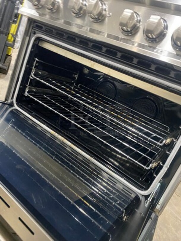 SWEET! Zline Gas Powered 6 Burner Stove! With Oven Underneath! Stainless Steel! MODEL RG36 SN:RG36GE2204007903 120V  - Image 7 of 11