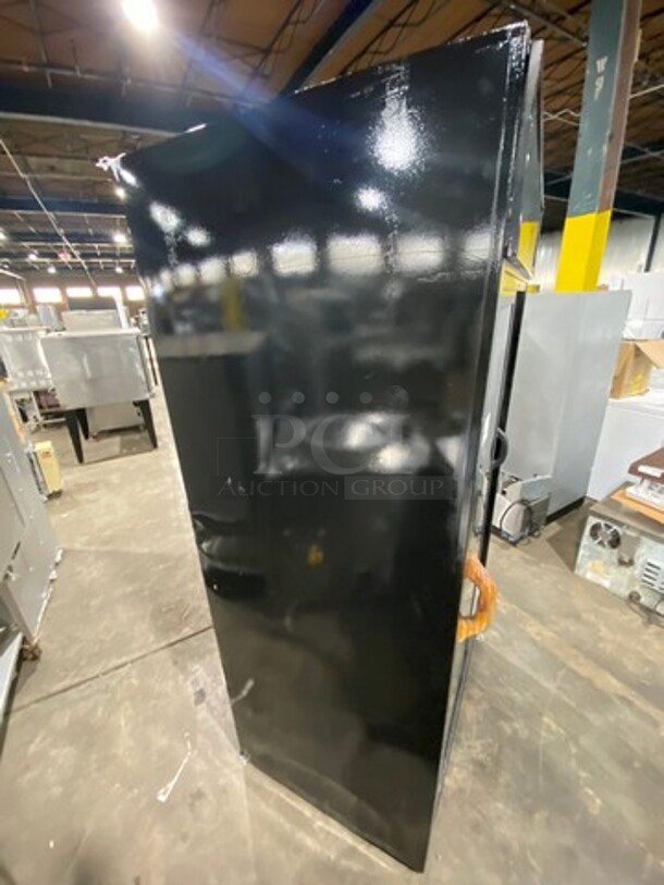 True Commercial 2 Sliding Door Reach In Refrigerator Merchandiser! With View Through Doors! With Poly Coated Racks! Model: GDM33 SN: 1671410 115V 60HZ 1 Phase - Image 4 of 8