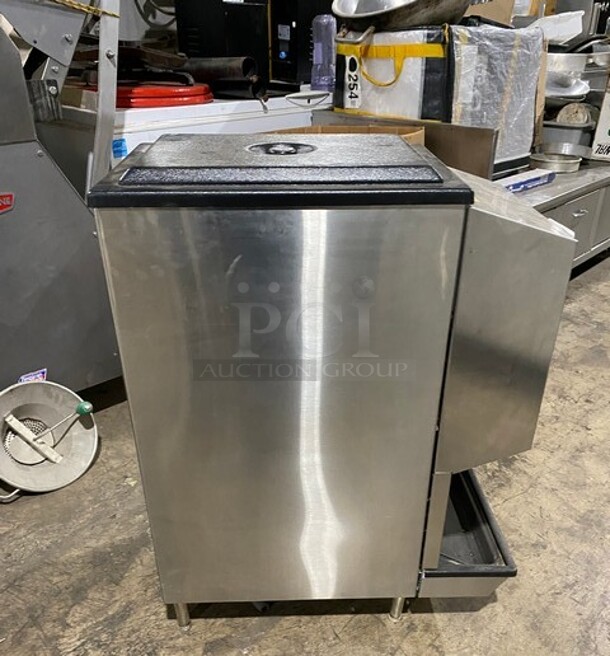 Manitowoc Commercial Countertop Ice Dispenser! All Stainless Steel! On Small Legs! Model: M90 SN: 610196452 115V 60HZ 1 Phase - Image 3 of 7