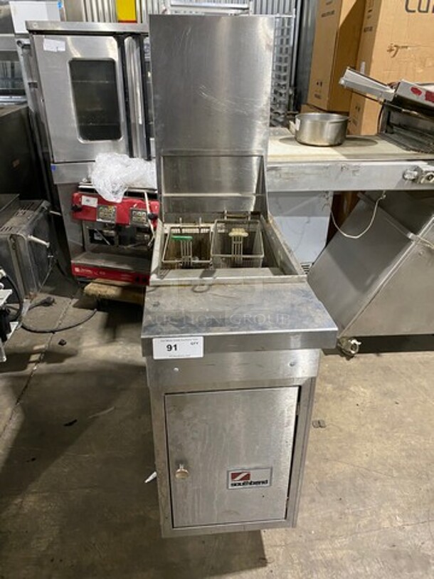 Southbend Commercial LP Powered Deep Fat Fryer! With Raised Back Splash! 2 Metal Frying Baskets! All Stainless Steel! On Legs! Model: P16FR45 SN: 05C90664