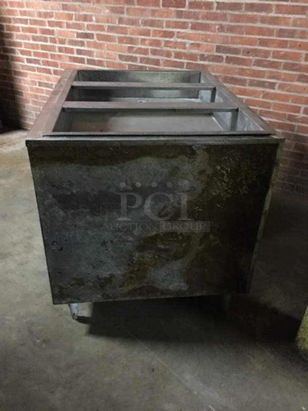 Stainless Steel 3 Bay Steam Table! With 2 Shelves Storage Underneath! On Legs! - Image 3 of 7