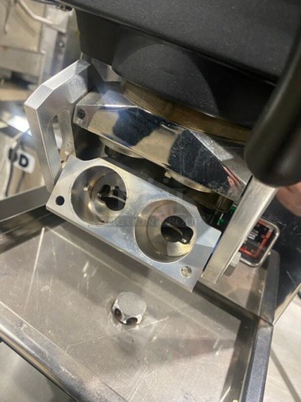 Unic Commercial Countertop Single Group Espresso Machine! Stainless Steel Body! On Legs! Model: PHOENIXI SN: 10450142 110V 60HZ 1 Phase - Image 8 of 10