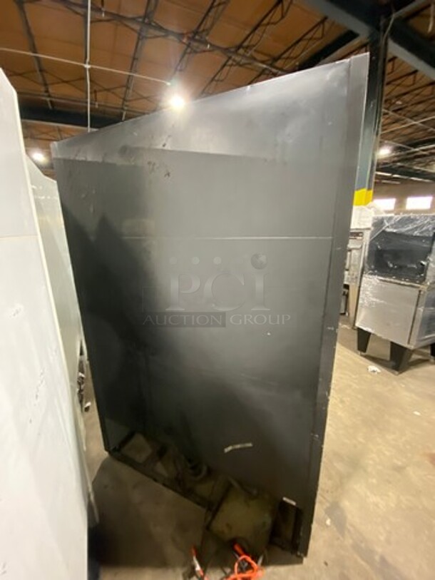NICE! True Commercial 2 Door Reach In Cooler Merchandiser! With View Through Doors And Sides! With Poly Beverage Racks! Model: GEM49 SN: 14438952 115V 60HZ 1 Phase - Image 4 of 10
