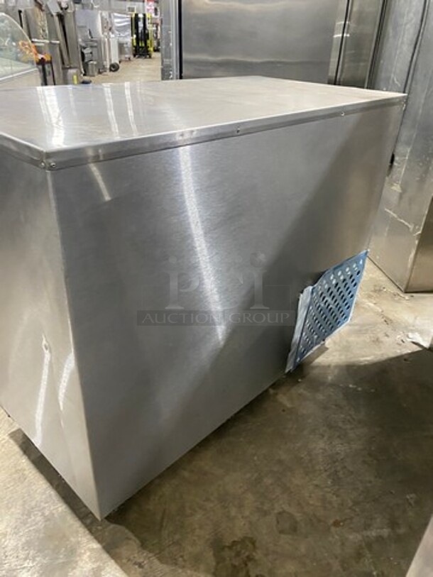 Leader Commercial 2 Sliding Door Back Bar Cooler! With View Through Doors! With Metal Rack! All Stainless Steel! On Legs! - Image 3 of 8