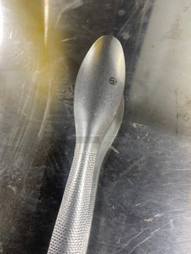 NEW! IN THE BOX! American Metalcraft 9" Tongs! 6 Tongs Per Box! 2 Box Per Lot! 2x Your Bid! - Image 4 of 6