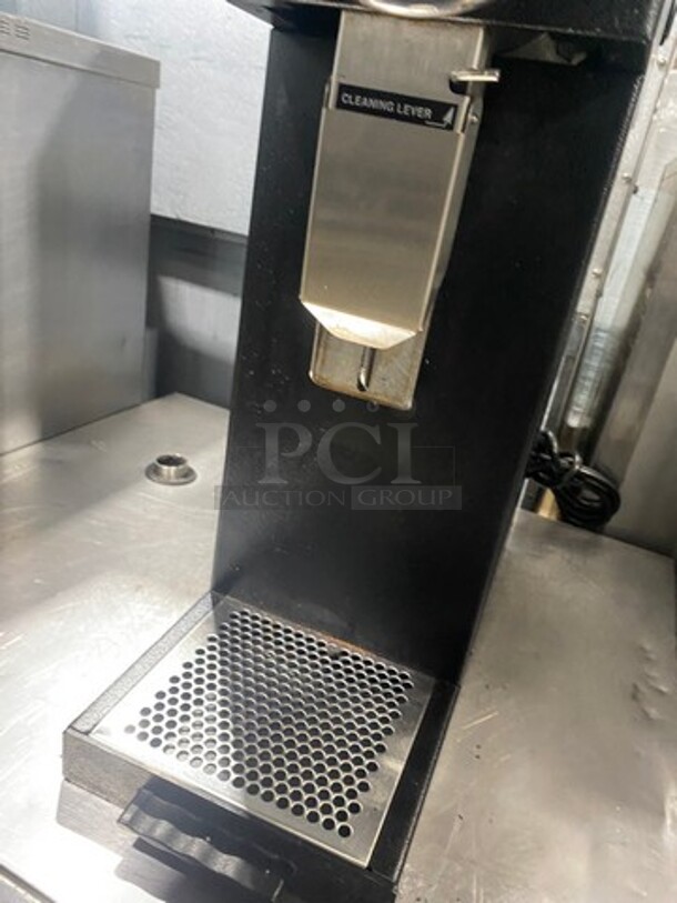 Bunn Commercial Countertop Coffee Bean Grinder! Model: G2HD SN: G300078222 120V 60HZ 1 Phase - Image 8 of 9