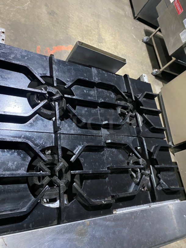 Jade Range Wide Body Natural Gas Powered Heavy Duty Commercial 4 Burner Range! With Full Size Oven Underneath! With Metal Oven Racks! All Stainless Steel! - Image 5 of 10