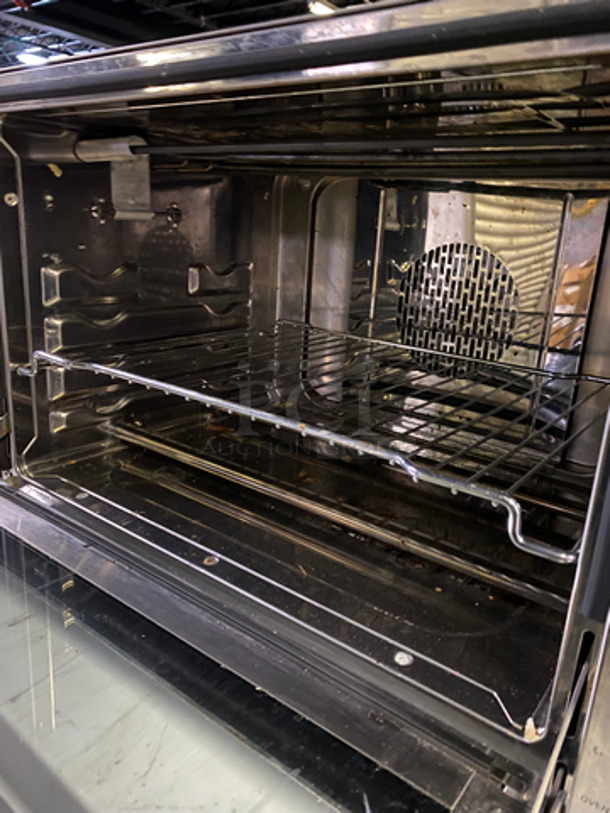 Waring Commercial Countertop Half Size Convection Oven! With Metal Oven Racks! With View Through Door! All Stainless Steel! Model: WCO500X 120V 60HZ - Image 5 of 8