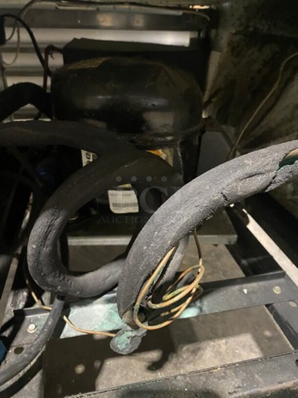 True Single Door Reach-In Freezer! With Poly Coated Racks! Solid Stainless Steel! On Casters! Model: T23F SN: 7713908 115V 60HZ 1 Phase - Image 8 of 11