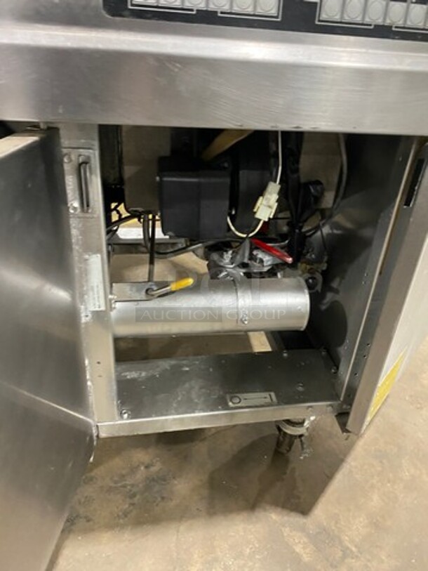 Frymaster Commercial LP Powered 3 Bay Deep Fat Fryer! With Metal Frying Baskets! All Stainless Steel! On Casters! Model: FPPH355CSD SN: 1202IE0089 - Image 9 of 12