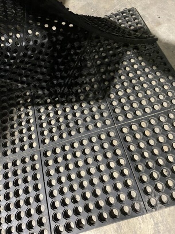 Commercial Anti Fatigue Rubber Floor Mats! 2 X Your Bid! - Image 4 of 5