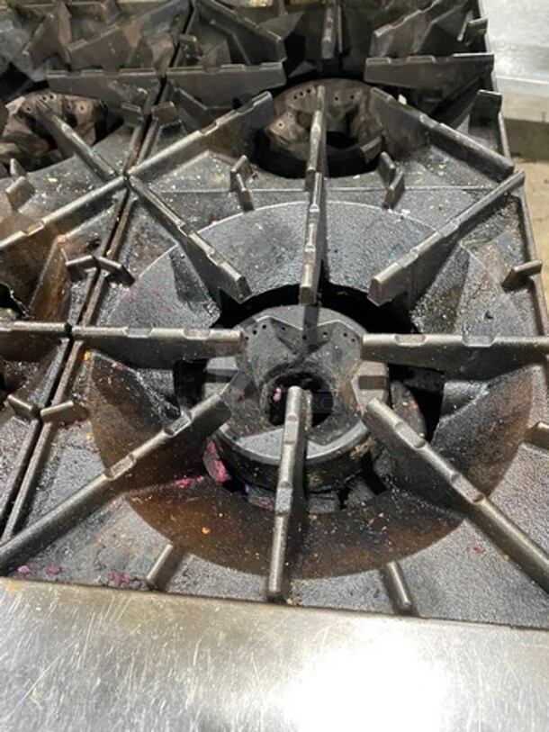 LATE MODEL! Radiance Commercial Natural Gas Powered 6 Burner Stove! With Raised Back Splash And Salamander Shelf! With Oven Underneath! All Stainless Steel! On Casters! WORKING WHEN REMOVED! - Image 6 of 8