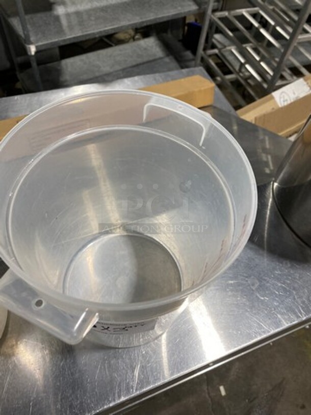 Assorted Size And Style Food Containers! 3x Your Bid! - Image 4 of 9