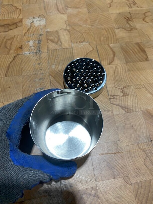 NEW! Stainless Steel Salt And Pepper Shakers! 6x Your Bid! - Image 6 of 7