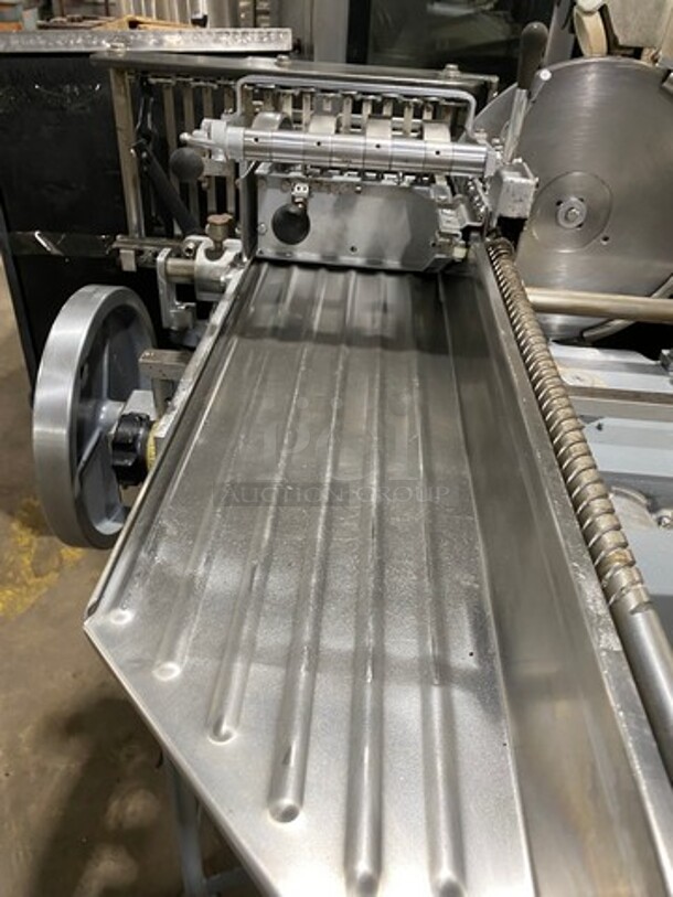 NICE! Berkel Commercial Automatic Meat/ Deli/ Cheese Stacker Slicer! All Stainless Steel! On Legs! Model: 170D SN: 180D424 - Image 5 of 12