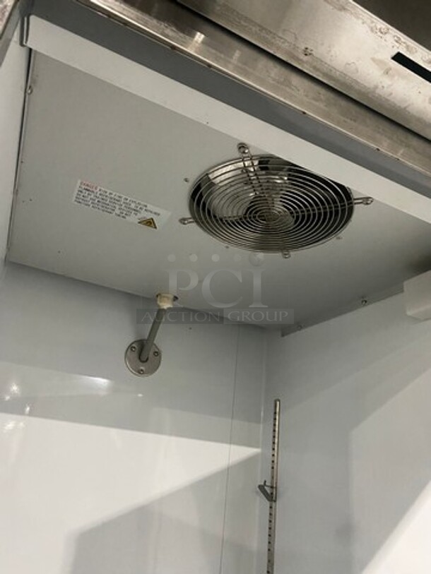 Ustar Reach-in Freezer! Stainless Steel! On Commercial Casters! Model USRF1DE 115V - Image 7 of 9