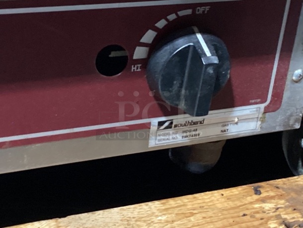 Southbend Flat Griddle 4-Burner, Natural Gas. TESTED AND WORKING 
48 x 27-½ x 11-1/2


 - Image 3 of 3