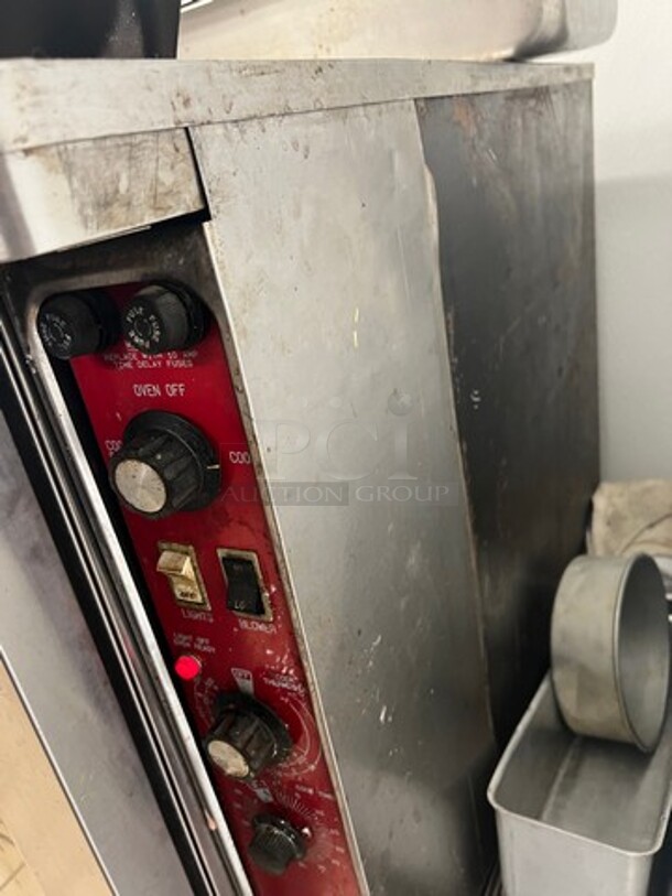 Blodgett Mark V Commercial Convection Oven! With View Through Doors! Metal Oven Racks! On Equipment Stand! With Storage Space Underneath! All Stainless Steel! On Legs! WORKING WHEN REMOVED! - Image 8 of 10