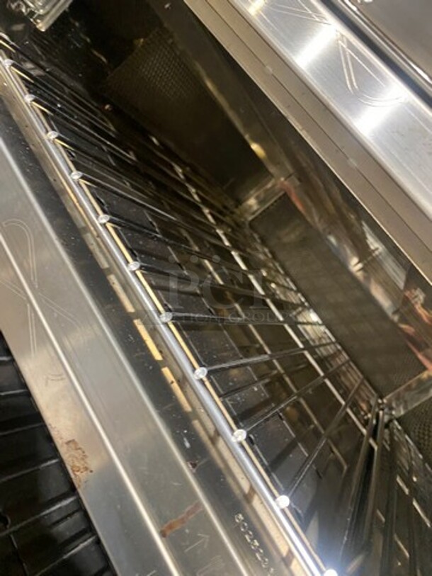 RARE! BARELY USED! LATE MODEL! 2020 Alto Shaam Commercial Multi Cook Oven! With View Through Door! Metal Oven Racks! Storage Space Underneath! All Stainless Steel! On Casters! WORKING WHEN REMOVED! Model: VMCH4H SN: 2678609000 208/240V 60HZ 3 Phase - Image 6 of 11