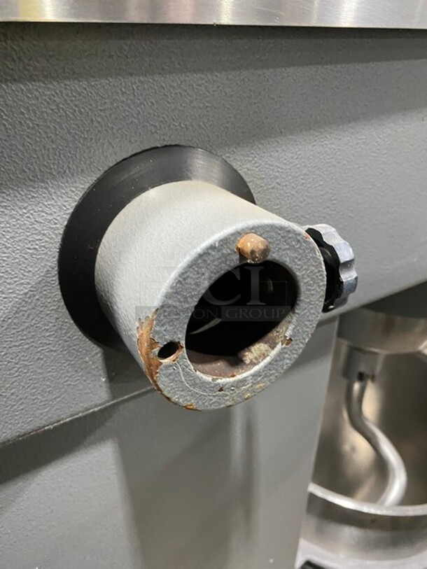 NICE! Welbilt Varimixer Commercial Floor Style 40 Qt Planetary Mixer! With Dough Hook Attachment! With Stainless Steel Mixing Bowl! 208V 3 Phase! Model: W40 SN: 691303002EA! - Image 5 of 11