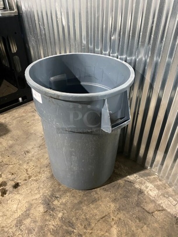 Gray Poly Trash Can! - Image 2 of 5