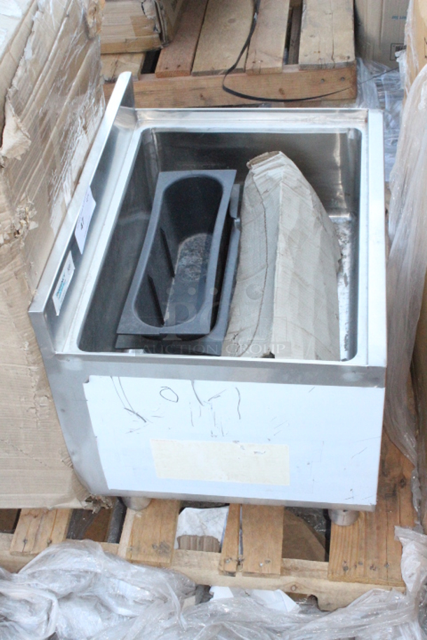 BRAND NEW SCRATCH & DENT! Regency 600IB1824CP 18" x 24" Underbar Ice Bin with 7 Circuit Post-Mix Cold Plate and Bottle Holders - 51 lb.

 - Image 4 of 4