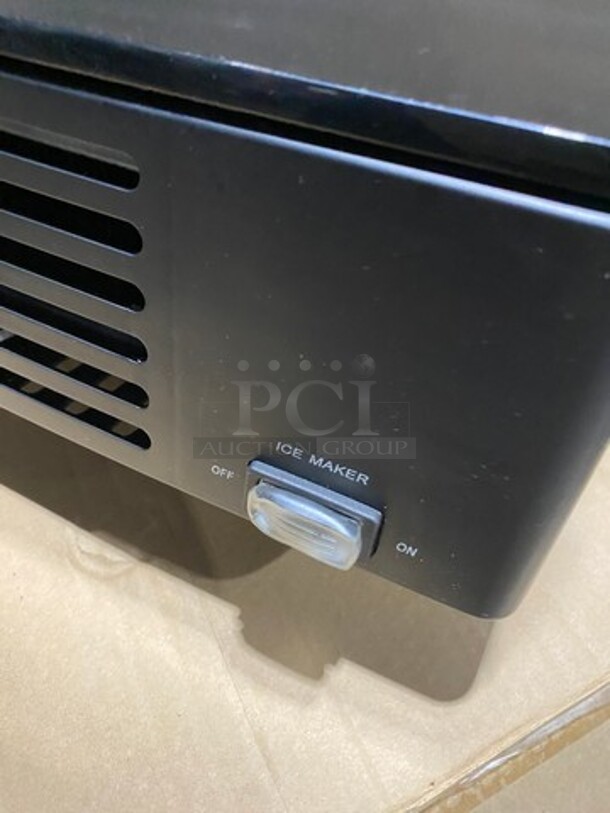 NEW! OUT OF THE BOX! SCRATCH-N-DENT! Whynter Undercounter Built In Ice Maker! 12LB Ice Capacity! All Stainless Steel! Model: UIM155 115V - Image 8 of 9