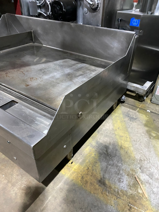 A GREAT BUY! Woodstone Commercial Countertop Natural Gas Powered Flat Griddle! With Split Top! With Back & Side Splashes! All Stainless Steel! - Image 3 of 9