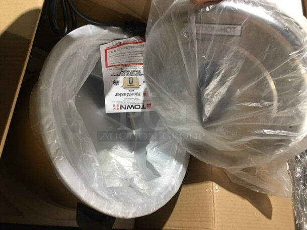 NEW IN THE BOX! Rice Master Commercial Countertop Electric Rice Cooker/Warmer! Holds 37 Cups! Model 57138! - Image 3 of 7