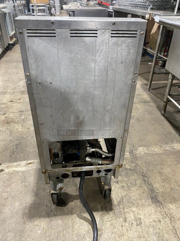 Pitco Soltice Series Electric Powered Deep Fat Fryer! w/ Digital Control -Electric Powered! 208V! 3phase! MN:SFSE14-8
SN EO8FE022897! On casters!  - Image 3 of 9