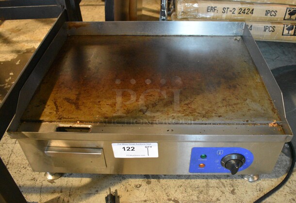 Stainless Steel Commercial Countertop Electric Powered Flat Top Griddle w/ Thermostatic Controls. 110 Volts, 1 Phase. 24x19x10
