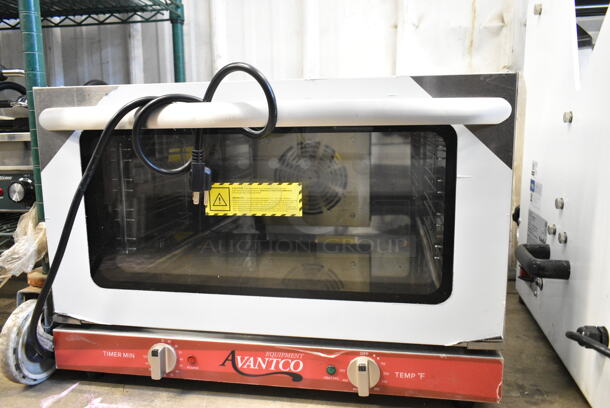 BRAND NEW SCRATCH AND DENT! Avantco 177CO16 Stainless Steel Half Size Countertop Convection Oven, 1.5 Cu. Ft. 120 Volts, 1 Phase. Tested and Working! - Image 4 of 6
