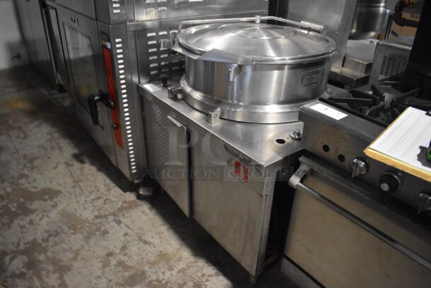 Vulcan-Hart DMT-40 Commerical Stainless Steel Floor Style 40 Gallon Direct Steam Powered Tilt Kettle. 120 V/Phase 1. - Image 3 of 7