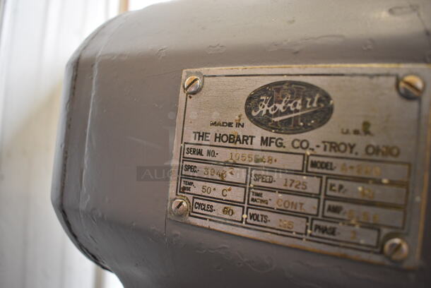 Hobart Model A-200 Metal Commercial Countertop 20 Quart Planetary Dough Mixer w/ Stainless Steel Mixing Bowl, Paddle and Whisk Attachments. 115 Volts, 1 Phase. 14x20x30. Tested and Working! - Image 4 of 7