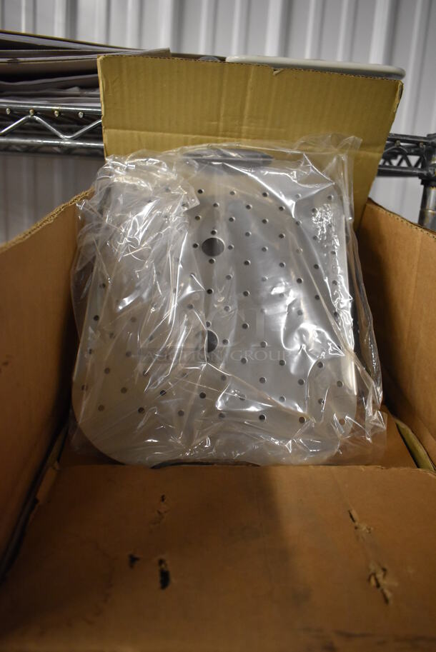 ALL ONE MONEY! Tier Lot of Various Items Including BRAND NEW Stainless Steel 1/2 Size Drop In Bin Inserts and Delfield Piece - Image 2 of 5