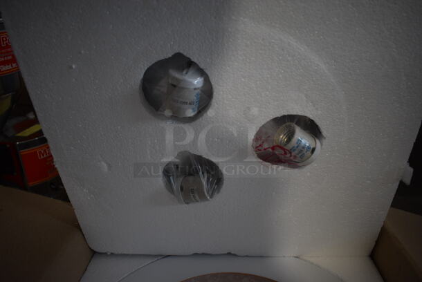 BRAND NEW SCRATCH AND DENT! B4106 Light Fixture - Image 2 of 3