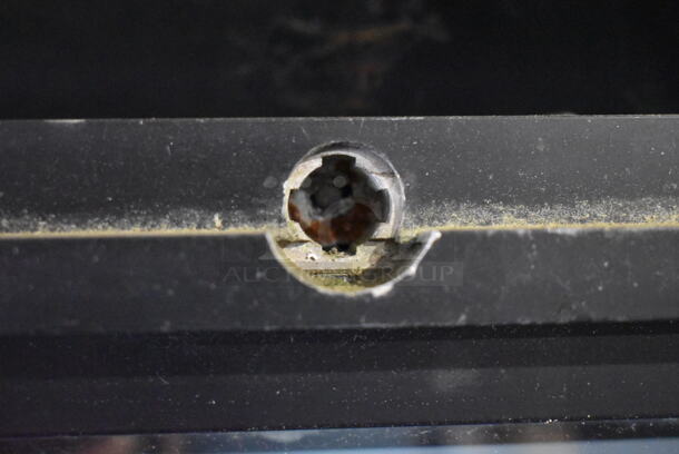 2015 True GDM-52TM-RL-LD Metal Commercial 2 Door Reach In Cooler Merchandiser w/ Poly Coated Racks. Tested and Working! - Image 4 of 5