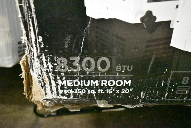 IN ORIGINAL BOX! General Electric GE 8300 BTU Clearview Window Air Conditioner.  - Image 5 of 5