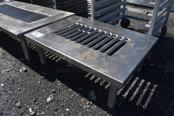 Metal Commercial Dunnage Rack. 30x21x11.5 - Image 2 of 3
