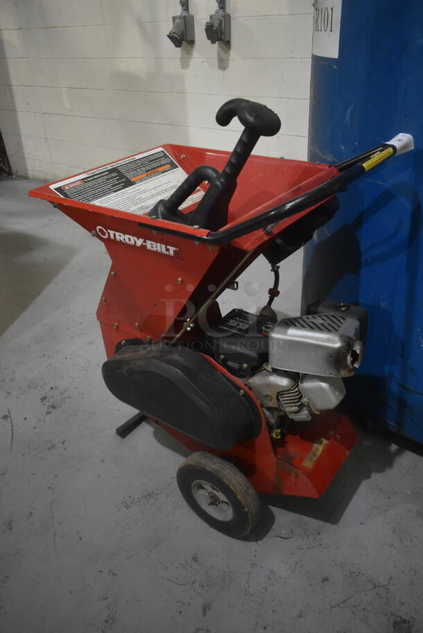 Troy-Bilt 47329 Red Metal Commercial Chipper Shredder. - Image 3 of 9