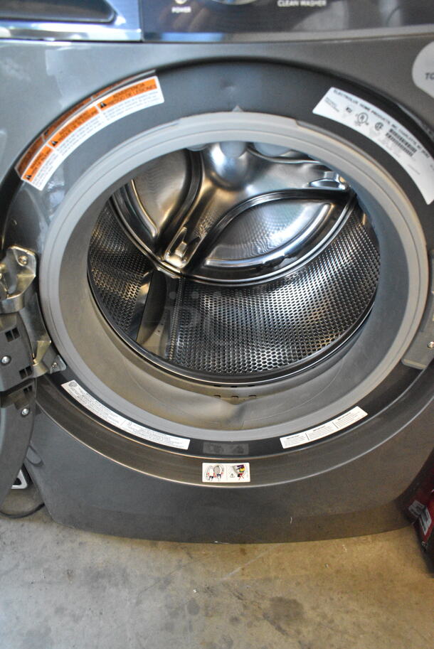 2023 Electrolux ELFW7637AT1 Front Load Washing Machine. 120 Volts, 1 Phase.  - Image 4 of 9
