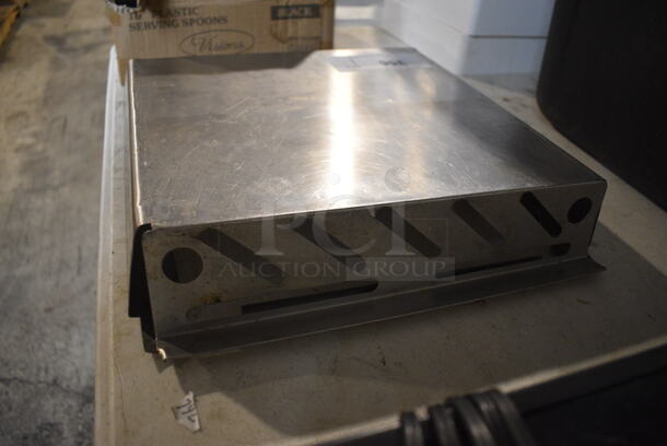 Metal Knife Rack. 12x2.5x13 - Image 2 of 3