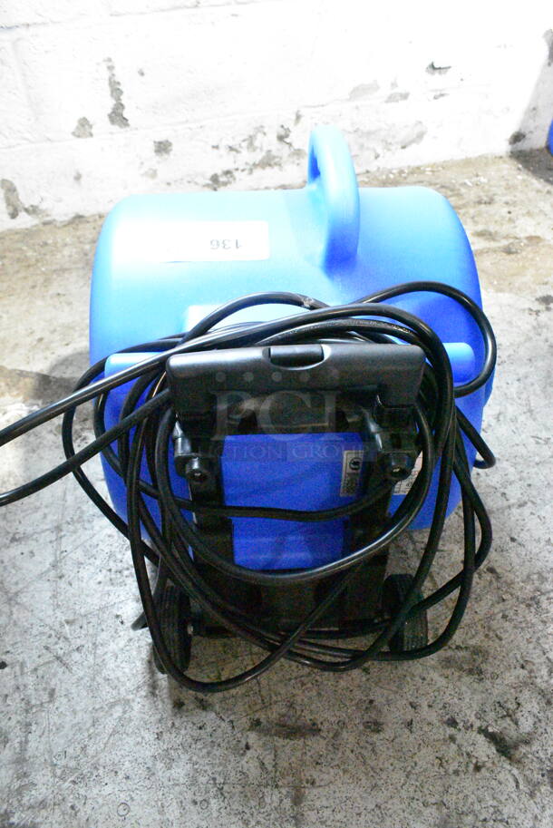 BRAND NEW SCRATCH AND DENT! 2024 Lavex 761AMLV33W 3-Speed Compact Air Mover with Telescoping Handle and Wheels. 115 Volts, 1 Phase.  Tested and Working! - Image 6 of 8