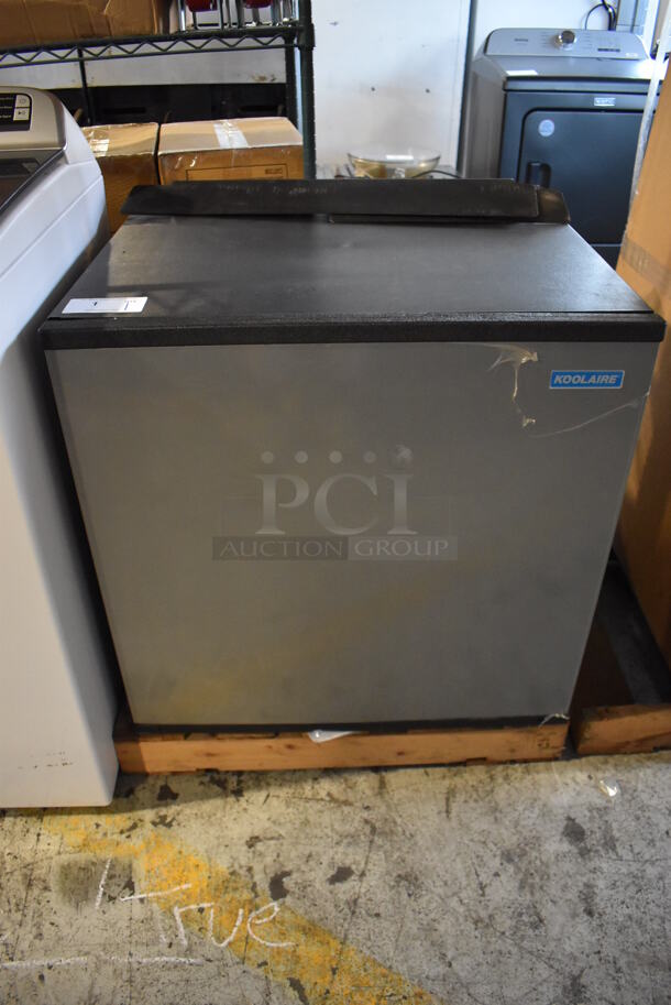 LIKE NEW! 2014 Manitowoc KD1000A-261 Stainless Steel Commercial Ice Machine Head. 208-230 Volts, 1 Phase. Unit Has Only Been Used a Few Times!