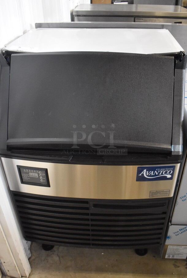 BRAND NEW SCRATCH AND DENT! Avantco Ice 194UCH160A Stainless Steel Commercial Self Contained Undercounter Half Cube Ice Machine. 115 Volts, 1 Phase.