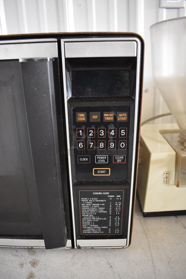 General Electric Model J ET211 002 Metal Commercial Countertop Microwave Oven. 120 Volts, 1 Phase. 24x15x16 - Image 3 of 5