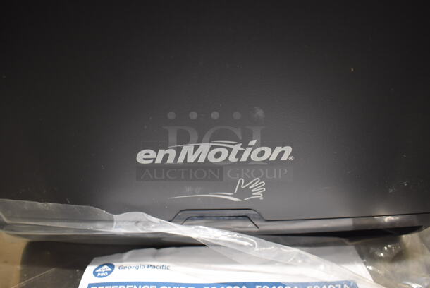 BRAND NEW IN BOX! Georgia Pacific Black Poly Wall Mount Paper Towel Dispenser. - Image 4 of 7