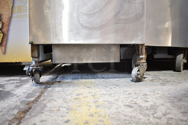 Henny Penny 500 Stainless Steel Commercial Floor Style Electric Powered Pressure Fryer w/ Metal Fry Basket on Commercial Casters. 208 Volts, 3 Phase.  - Image 3 of 10