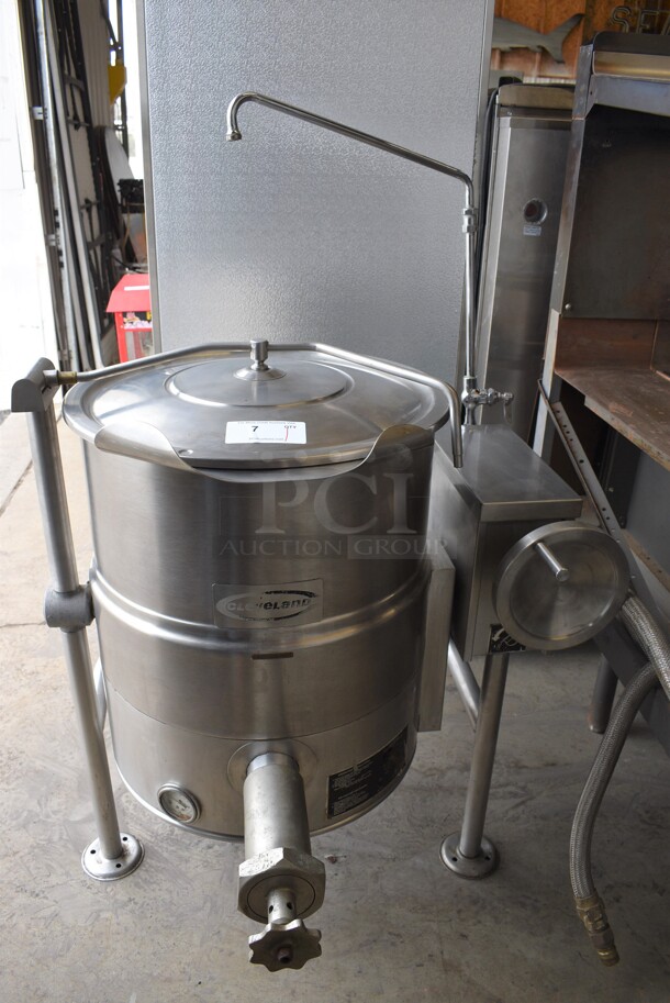Cleveland Model KEL-25T Stainless Steel Commercial Floor Style 25 Gallon Manual Tilt Steam Kettle. 208 Volts, 3 Phase. 36x40x55