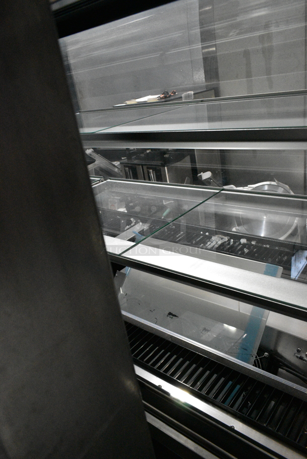 BRAND NEW SCRATCH AND DENT! Avantco 193BC72HCB 72" Curved Glass Black Refrigerated Bakery Display Case. 115 Volts, 1 Phase.  - Image 4 of 6